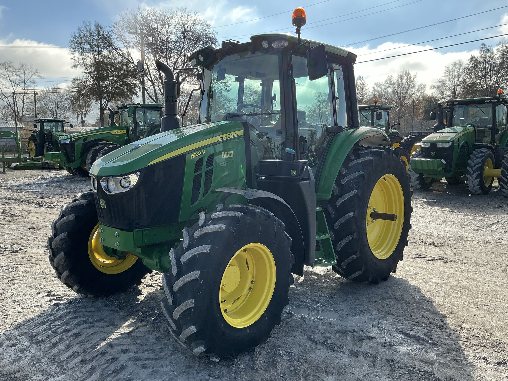 2022 John Deere 6120M Image