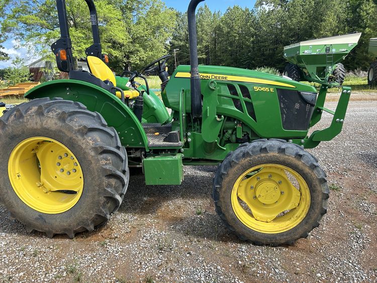 2021 John Deere 5065E