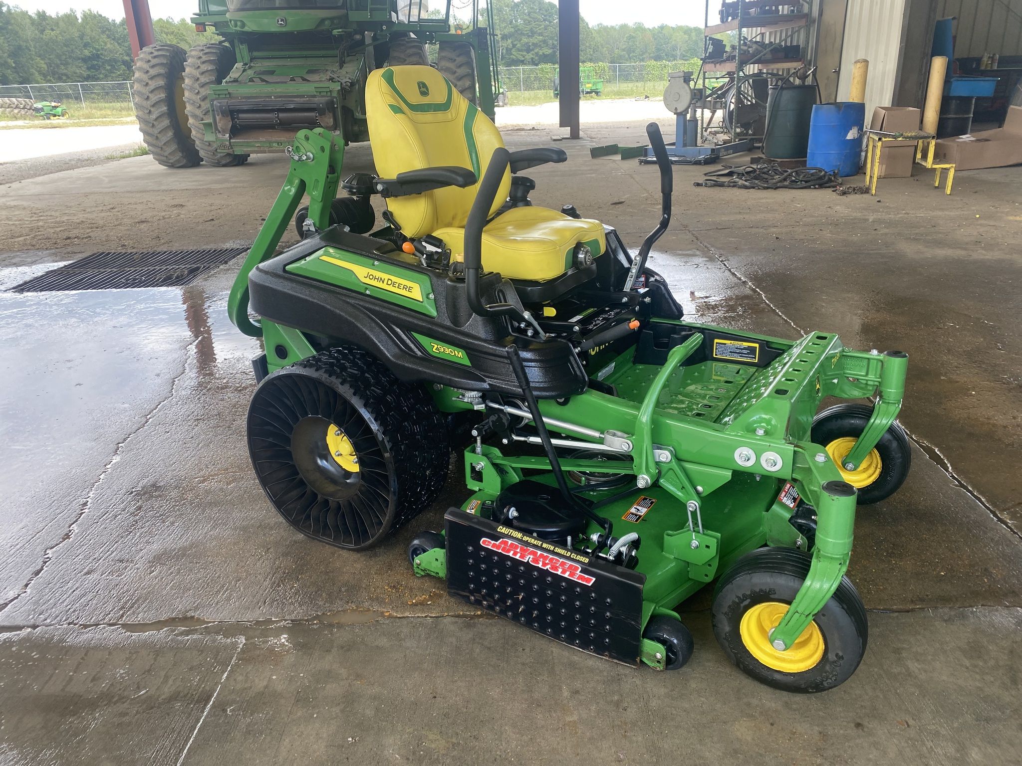 2023 John Deere Z930M