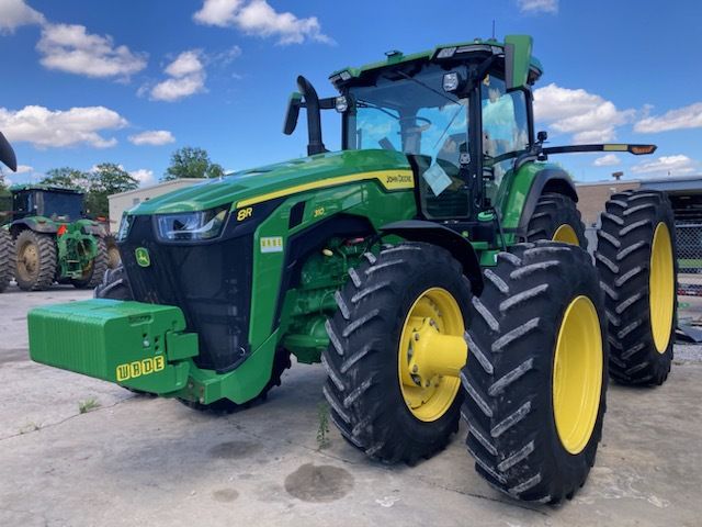 2022 John Deere 8R 310