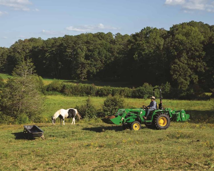 John Deere 3032E