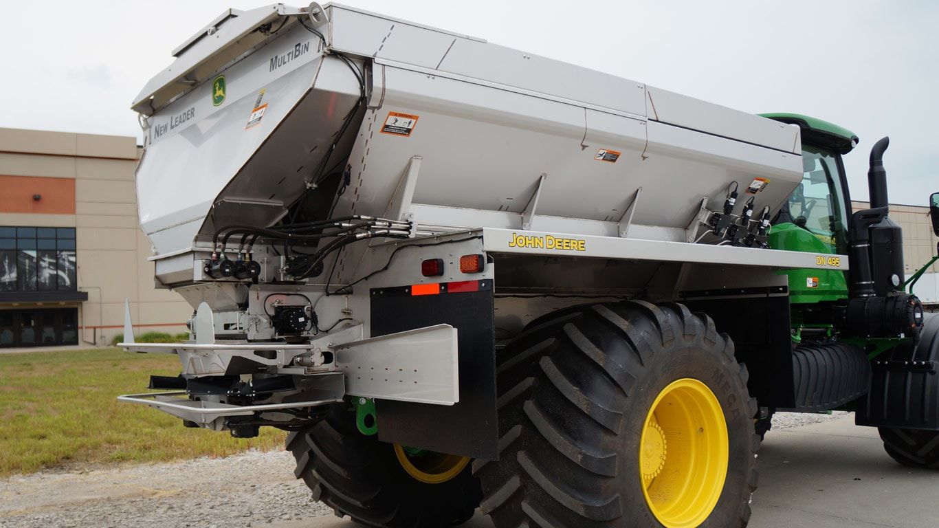 DN495 G5 Dry Spinner Spreader